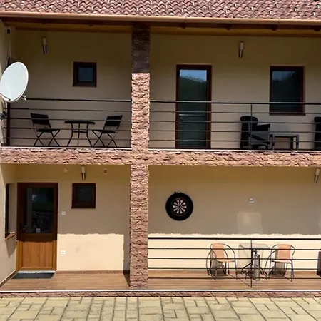 Zafir Vendeghaz ゲストハウス 3*