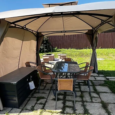 Zafir Vendeghaz ゲストハウス